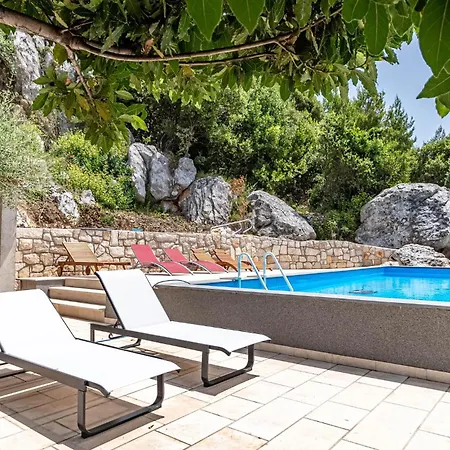 Lovely In With Outdoor Swimming Pool Ferienhaus