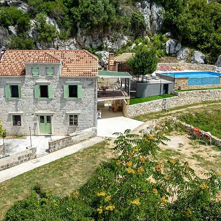 Lovely In With Outdoor Swimming Pool *