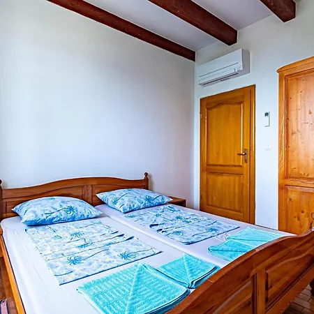 Сasa de vacaciones Lovely In With Outdoor Swimming Pool *